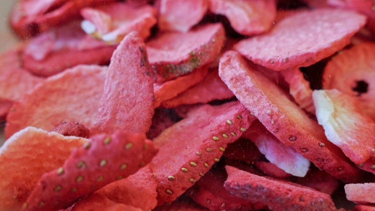 Dried strawberries needed to make pink chocolate.