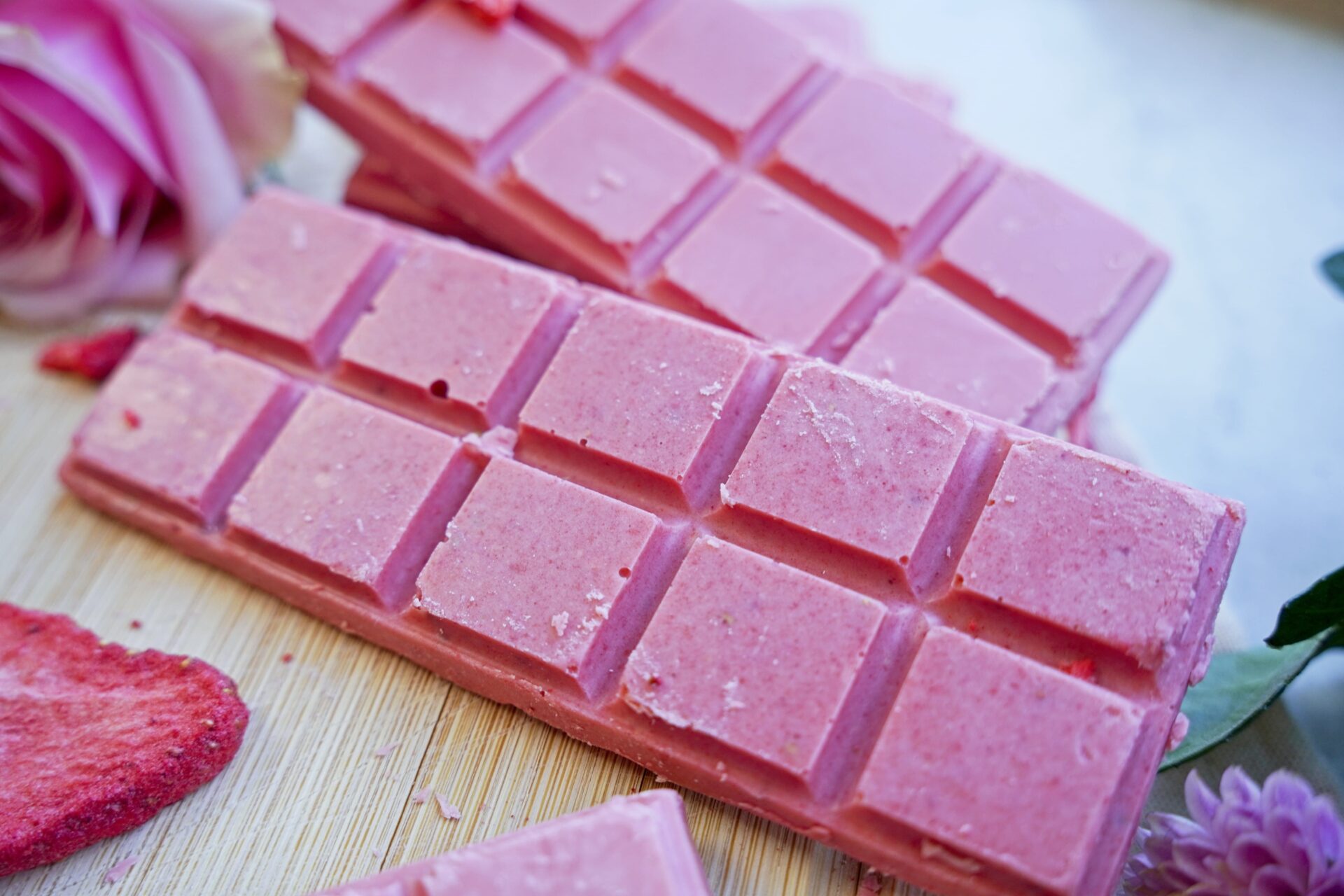 Here’s the pink chocolate made with dried strawberries: you can see bits of strawberry pieces inside.